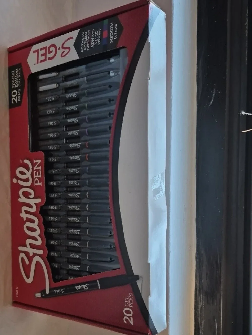 NIB Sharpie S-Gel Medium Point 0.7mm Gel Pens - 20 Count Gift Pack